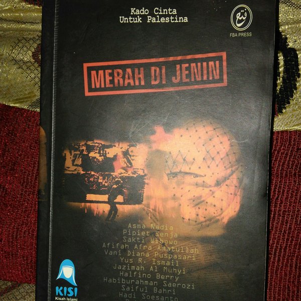 Sampul MERAH DI JENIN / PIPIET SENJA