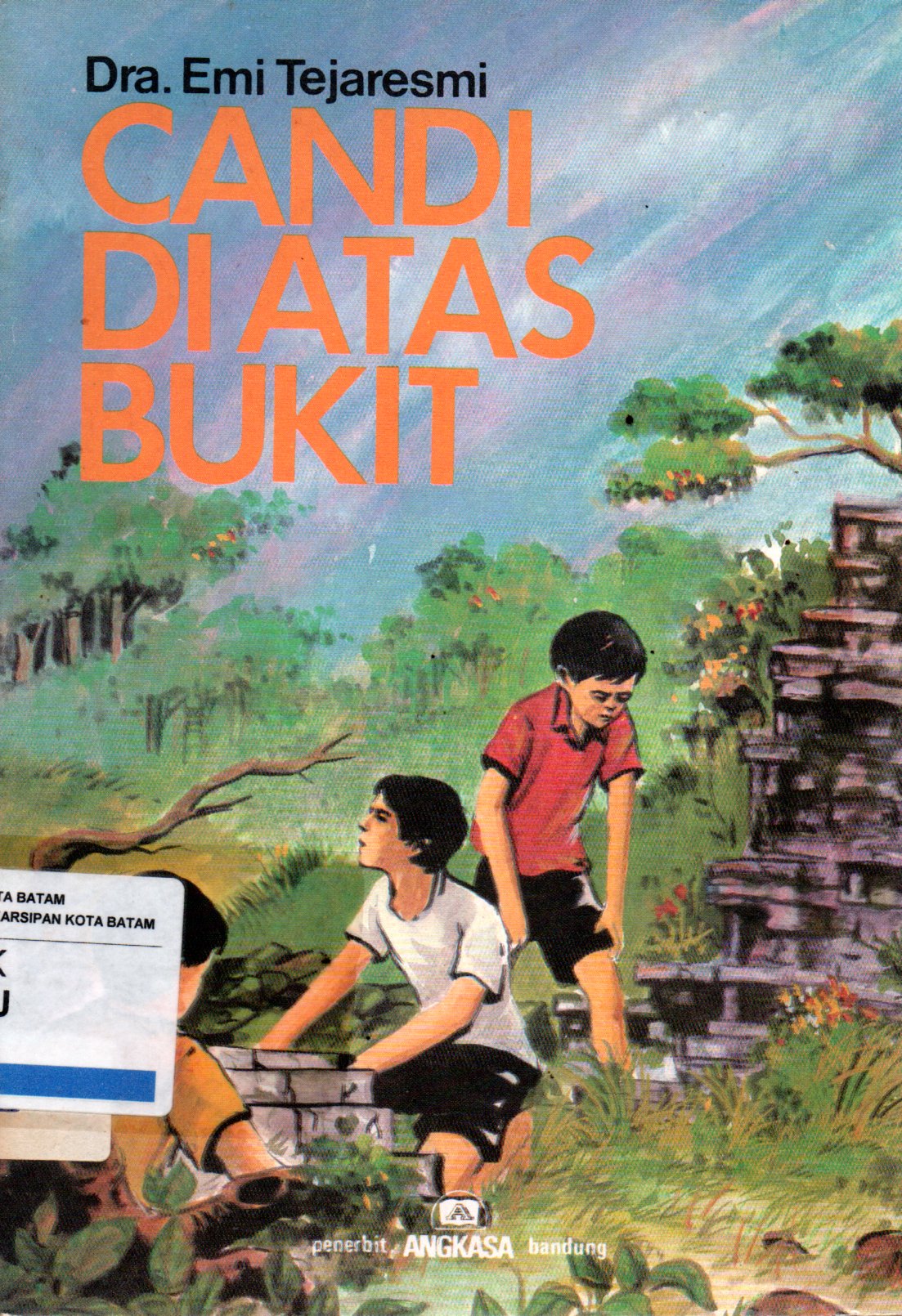 Sampul Candi di Atas Bukit