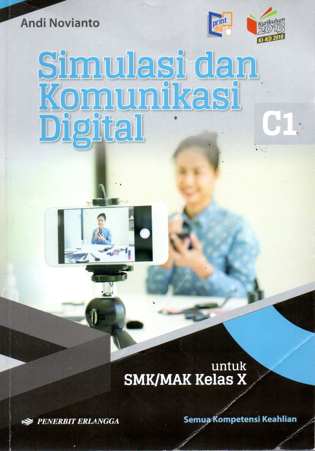 Sampul Simulasi dan Komunikasi Digital / Editor: Sendy Wulandary dan Daisy Natalia