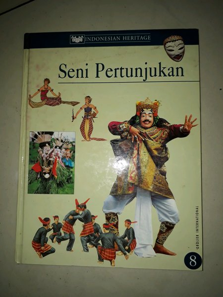 Sampul INDONESIAN HERITAGE : SENI PERTUNJUKAN / EDI SEDYAWATI