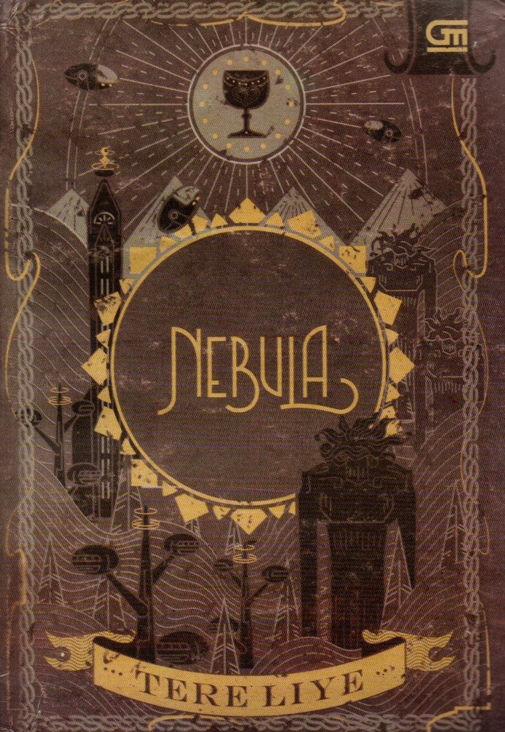 Sampul Nebula / Editor: Diena Yashinta
