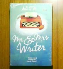 Sampul Mr & Mrs Writer : Sepasang Penulis Dan Kisah Cinta Yang Manis