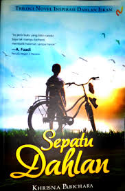 Sampul Sepatu Dahlan / Khrisna Pabichara