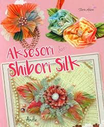 Sampul Aksesori dari Shibori Silk / Andie