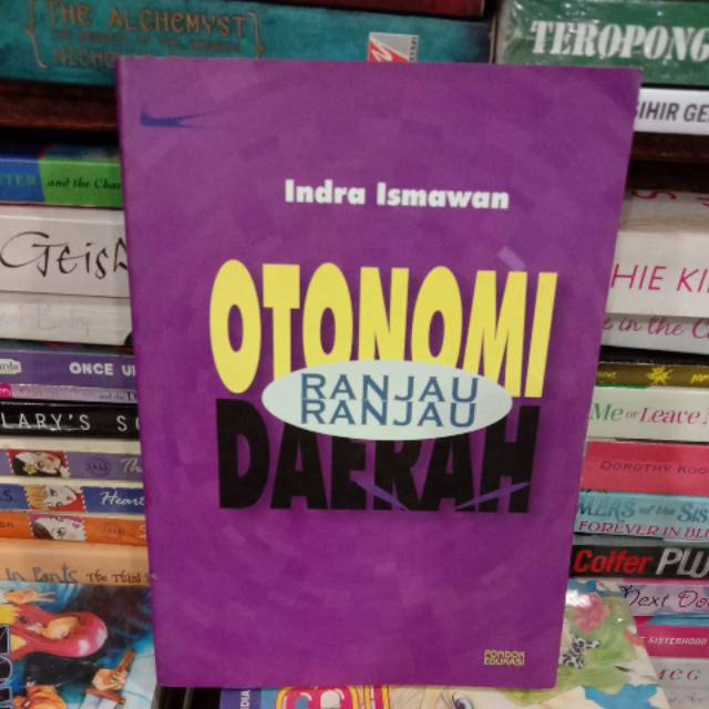 Sampul Ranjau-ranjau Otonomi Daerah