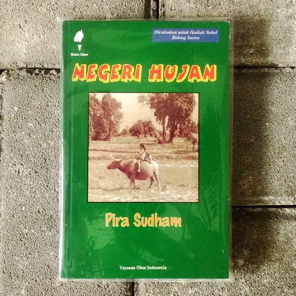 Sampul Negeri Hujan / Pira Sudham