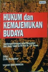 Sampul Hukum Dan Keajemukan Budaya :  Sumbangan Karangan Untuk Menyambut Hari Ulang Tahun ke-70 / Prof Dr.T.O. Ihromi