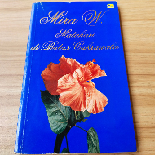 Sampul Matahari di Batas Cakrawala / Mira W.