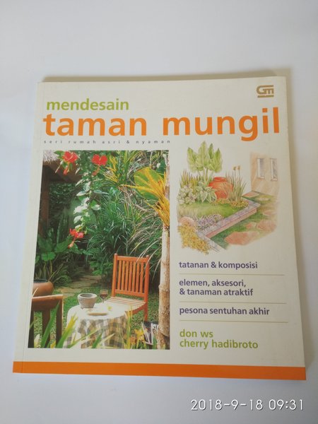 Sampul Mendesain Taman Mungil / Don WS & Cherry Hadibroto
