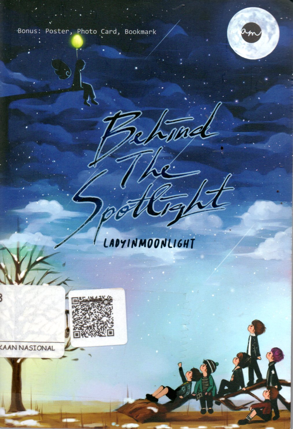 Sampul Behind The Spotlight / Penyunting: Puput Alvia