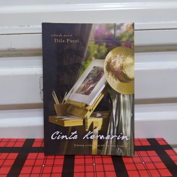 Sampul Cinta Kemarin / Dila Putri