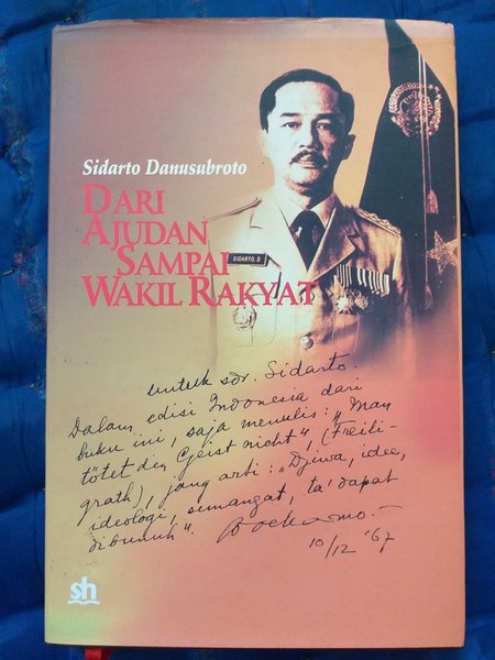 Sampul Dari Ajudan Sampai Wakil Rakyat / Sidarto Danusubroto